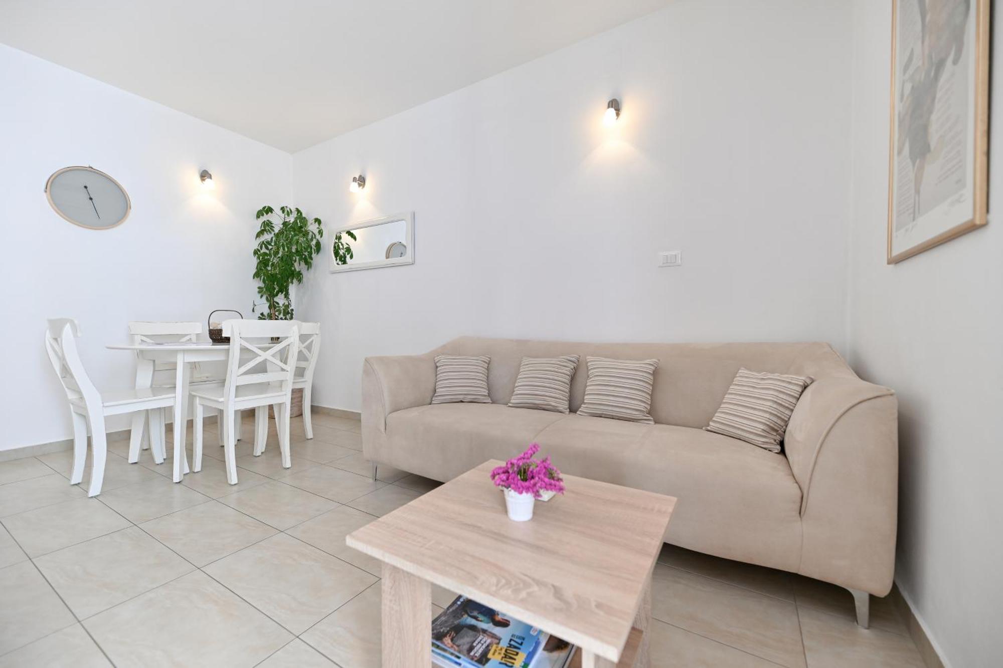 Near Zadar City Center Apartment With Free Parking And Air Condition In Each Room Eksteriør billede
