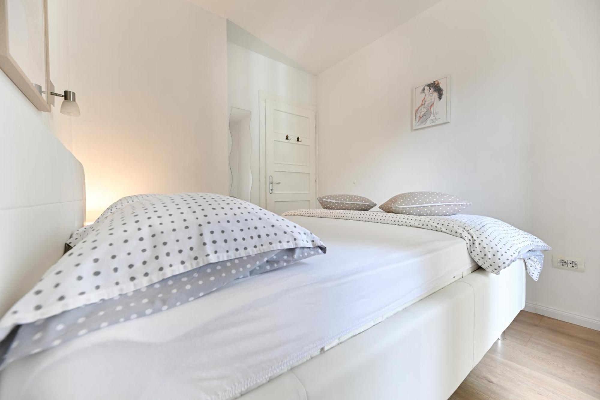 Near Zadar City Center Apartment With Free Parking And Air Condition In Each Room Eksteriør billede